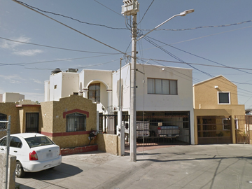 VENDO CASA CON ALBERCA CERCA DE PATIO HERMOSILLO SONORA