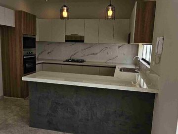 🏡✨ Casa de estreno de 3 pisos en Urb. Boulevard Park Plaza – Castilla ✨🏡