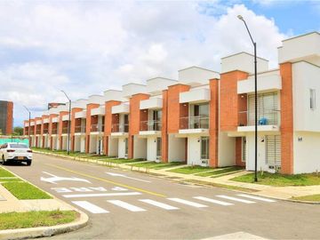 VENDO LINDA CASA EN CERRITOS RESERVAS DEL CAMPO