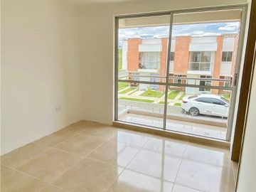 VENDO LINDA CASA EN CERRITOS RESERVAS DEL CAMPO