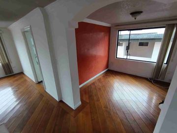 DEPARTAMENTO CON TERRAZA PROPIA Y TRES PARQUEADEROS ,