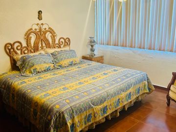 Venta de casa multifuncional cerca de Av. Revolución – Plusvalía asegurada
