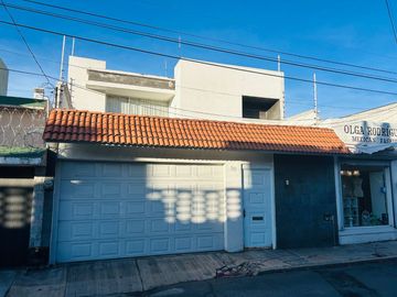 Venta de casa multifuncional cerca de Av. Revolución – Plusvalía asegurada