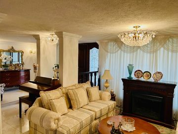 Venta de casa multifuncional cerca de Av. Revolución – Plusvalía asegurada