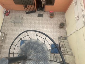 VENDO LINDA CASA CALLE TRANQUILA Y CENTRICA EN LOS CEDROS DE VILLA CHORRILLOS