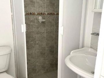 CASA EN FRACCIONAMIENTO VALLE REAL - CORREGIDORA, QRO.