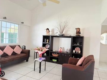 CASA EN LOMAS DE COCOYOC DE OPORTUNIDAD
