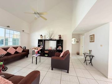 CASA EN LOMAS DE COCOYOC DE OPORTUNIDAD