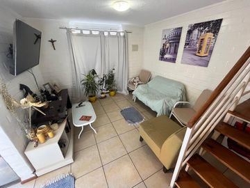Casa Sólida en Villa El Abrazo, Maipú.
