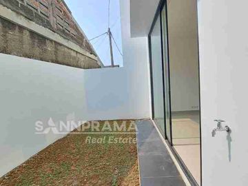 Rumah 2 Lantai Di Cluster dekat Stasiun