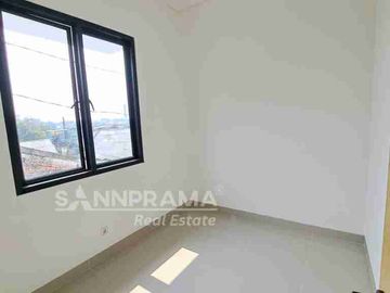 Rumah 2 Lantai Di Cluster dekat Stasiun