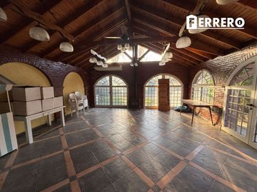 EXCELENTE CASA QUINTA