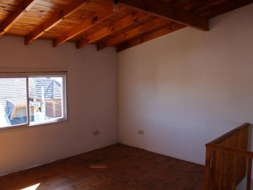 COMPLEJO 4 DUPLEX Y GALPÓN DE 200m² - HURLINGHAM