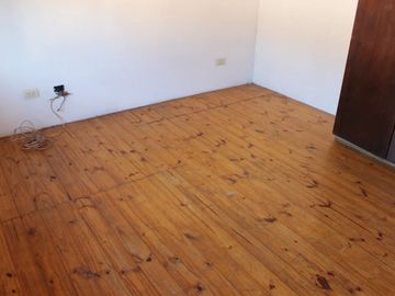 COMPLEJO 4 DUPLEX Y GALPÓN DE 200m² - HURLINGHAM