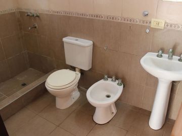 COMPLEJO 4 DUPLEX Y GALPÓN DE 200m² - HURLINGHAM