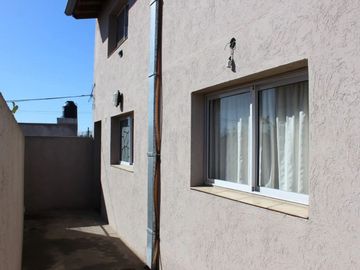 COMPLEJO 4 DUPLEX Y GALPÓN DE 200m² - HURLINGHAM