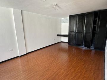 Casa de arriendo sector la colón para empresa cerca al colegio eloy alfaro