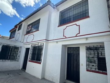 Casa de arriendo sector la colón para empresa cerca al colegio eloy alfaro