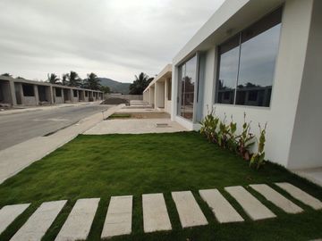 casa en urbanizacion de venta en portoviejo