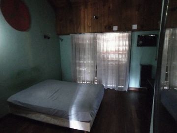 CASA ROBUSTA DE 5 DORMITORIOS Y PARQUE