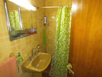 CASA ROBUSTA DE 5 DORMITORIOS Y PARQUE