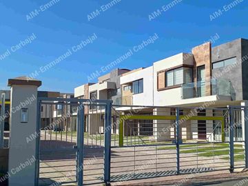 CASA EN VENTA EN RESIDENCIAL IZTAC CHALCO EDO MEX