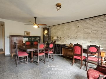 VENTA | OPORTUNIDAD 2x1: Casa + Loft con pileta | Bv. Wilde 966 bis, Fisherton