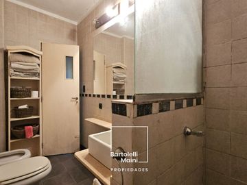 VENTA | OPORTUNIDAD 2x1: Casa + Loft con pileta | Bv. Wilde 966 bis, Fisherton