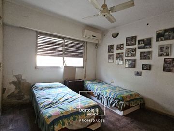 VENTA | OPORTUNIDAD 2x1: Casa + Loft con pileta | Bv. Wilde 966 bis, Fisherton
