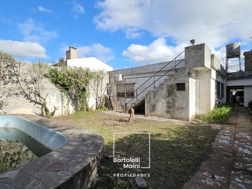 VENTA | OPORTUNIDAD 2x1: Casa + Loft con pileta | Bv. Wilde 966 bis, Fisherton
