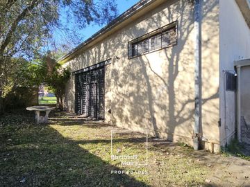 VENTA | OPORTUNIDAD 2x1: Casa + Loft con pileta | Bv. Wilde 966 bis, Fisherton