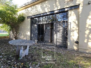VENTA | OPORTUNIDAD 2x1: Casa + Loft con pileta | Bv. Wilde 966 bis, Fisherton