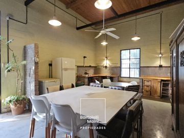 VENTA | OPORTUNIDAD 2x1: Casa + Loft con pileta | Bv. Wilde 966 bis, Fisherton