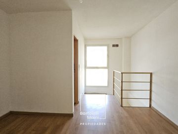 VENTA | Dúplex 1 Dormitorio, 1° piso por escalera | Viamonte 56