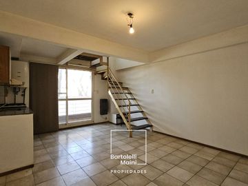 VENTA | Dúplex 1 Dormitorio, 1° piso por escalera | Viamonte 56