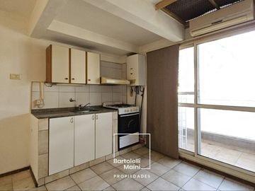 VENTA | Dúplex 1 Dormitorio, 1° piso por escalera | Viamonte 56