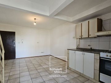 VENTA | Dúplex 1 Dormitorio, 1° piso por escalera | Viamonte 56