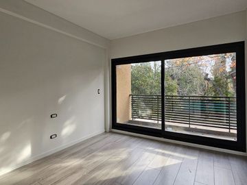 CASA EN VENTA | 4 dormitorios, cochera, gran galería y pileta | SAN JERÓNIMO 105