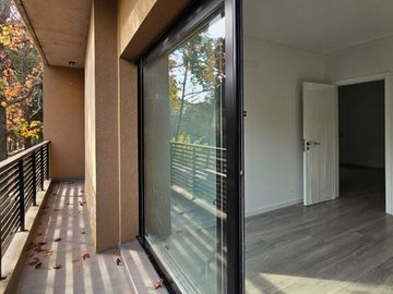 CASA EN VENTA | 4 dormitorios, cochera, gran galería y pileta | SAN JERÓNIMO 105