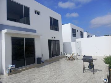 Casa de alquiler en manta zona sur A/G