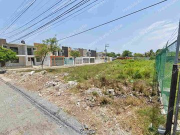 VENDO TERRENO EN ESQUINA A UNAS CALLES DE AVENIDA MIGUEL ALEMAN