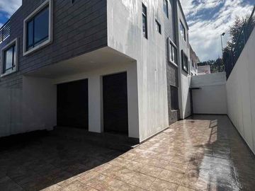 casa en venta a estrenar con 2 locales y departamentos ubicada en misicata baños