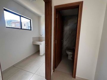 casa en venta a estrenar con 2 locales y departamentos ubicada en misicata baños