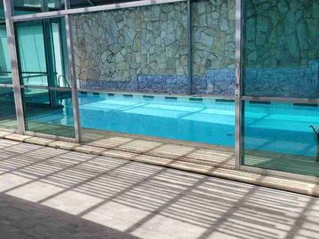 HERMOSA CASA CON PISCINA EN CAMPO ALEGRE 5 DORMITORIOS RENTA O VENTA.