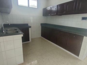 Venta de casa rentera con 3 unidades, Nueva Kennedy, Norte de Guayaquil