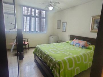 Venta de casa rentera con 3 unidades, Nueva Kennedy, Norte de Guayaquil