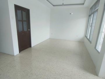Venta de casa rentera con 3 unidades, Nueva Kennedy, Norte de Guayaquil