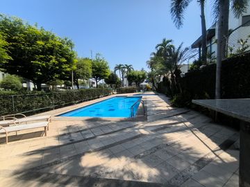 ALQUILO - DEPARTAMENTO PLANTA BAJA - 2 DORMITORIOS 2 BAÑOS - SALA COMEDOR - COCINA - DORMITORIO SERVICIO - ÁREA SOCIAL