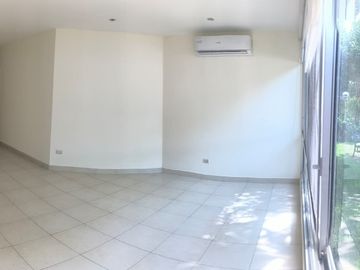 ALQUILO - DEPARTAMENTO PLANTA BAJA - 2 DORMITORIOS 2 BAÑOS - SALA COMEDOR - COCINA - DORMITORIO SERVICIO - ÁREA SOCIAL