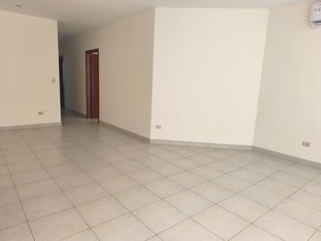 ALQUILO - DEPARTAMENTO PLANTA BAJA - 2 DORMITORIOS 2 BAÑOS - SALA COMEDOR - COCINA - DORMITORIO SERVICIO - ÁREA SOCIAL